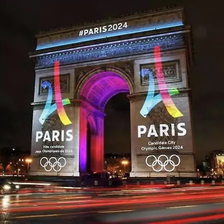Eiffel Tower * Paris